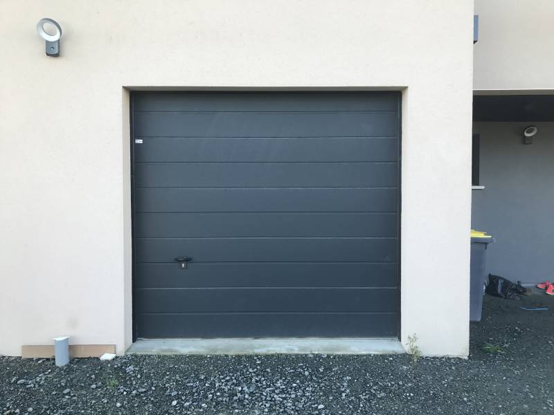 pose porte de garage sectionnelle gris anthracite proche yvetot