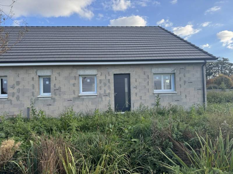 Poseur menuiserie extérieure PVC Fauville en Caux : installation de fenêtres et baies vitrées dans une maison neuve plain pied